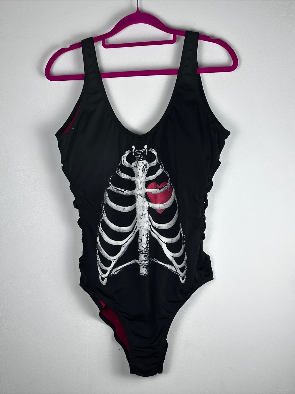Hot Topic Skeleton Rib Cage Heart One Piece Swimsuit Size L Black Red